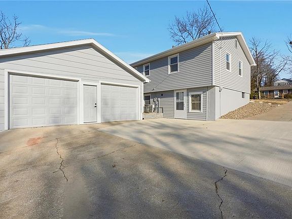 3rd image of 332 Woods Ave