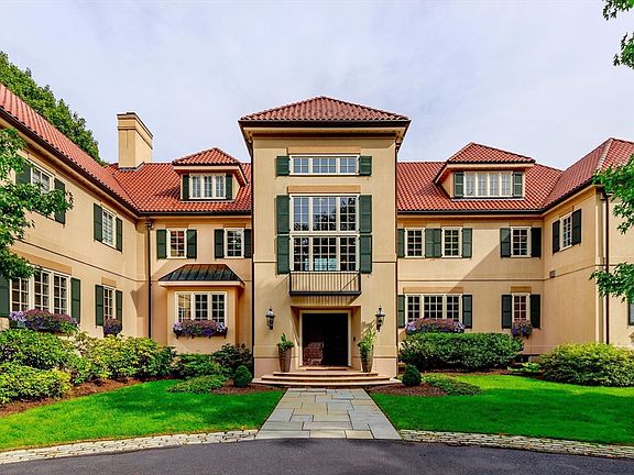 4th image of 18 Longmeadow Dr