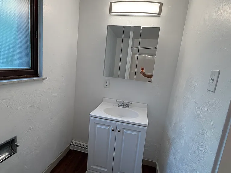 525 James St — Photo 7
