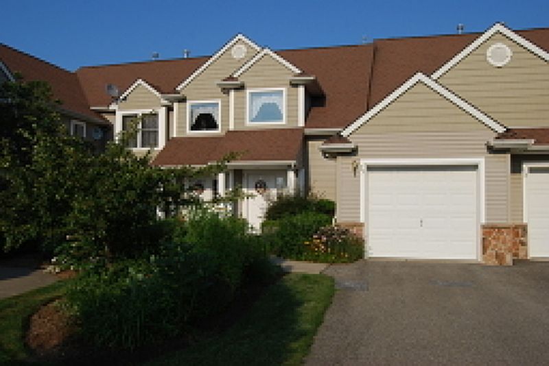 1st image of 75 Bourne Cir