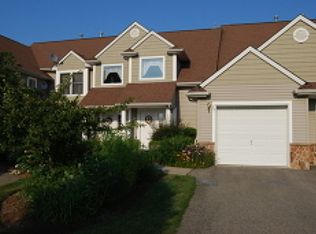 75 Bourne Cir, Hamburg, NJ 07419