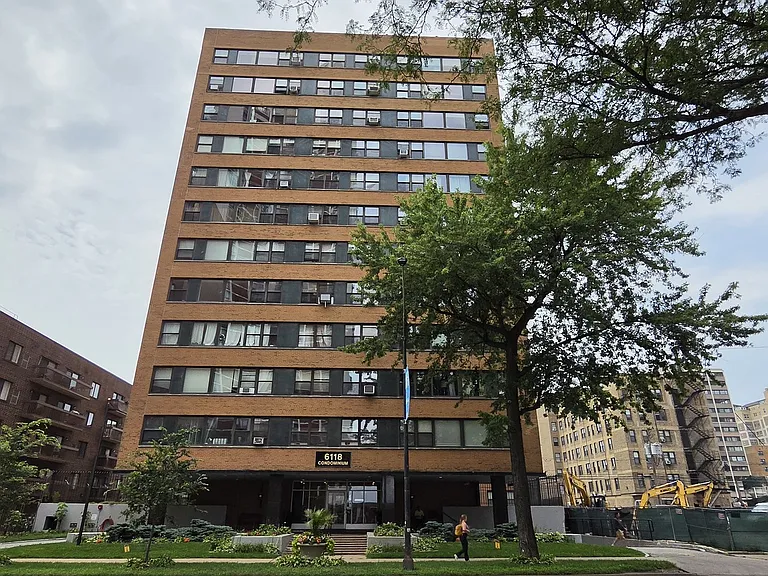 6118 N Sheridan Rd #208 — Photo 12