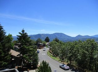 1033 NW Starlite Pl, Grants Pass, OR
