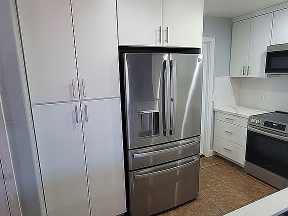 2nd image of 12309 N El Frio St