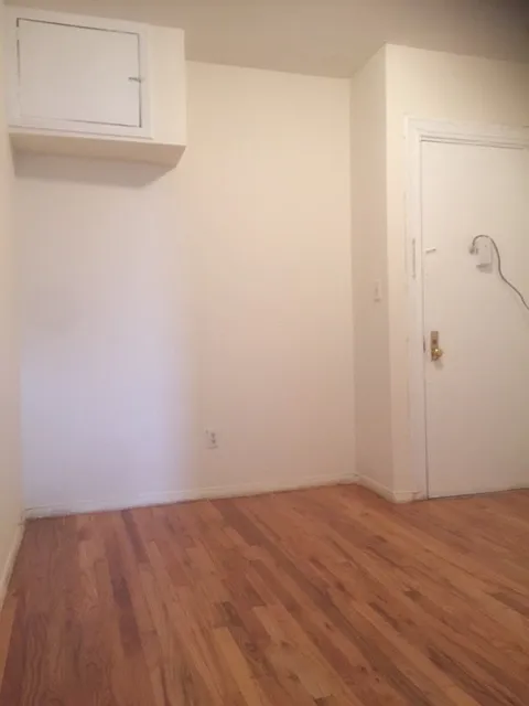 183 Thompson Street — Photo 1