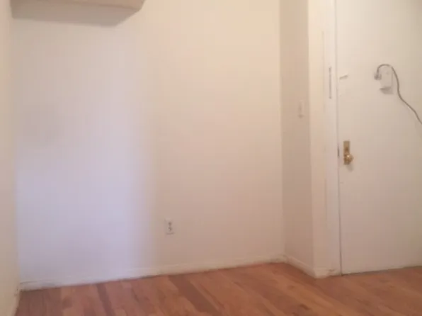 183 Thompson Street image 1 of 11