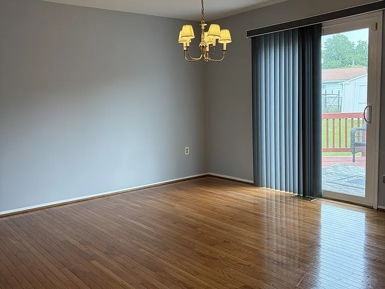 6410 Coleton Ct — Photo 7