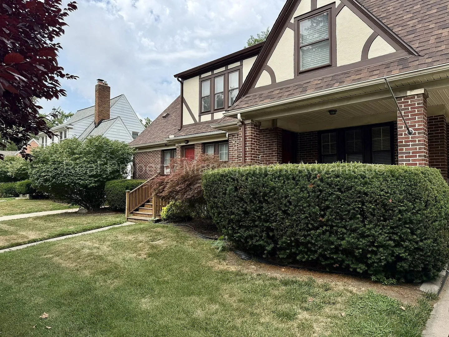 1622 Crooks Rd. — Photo 2