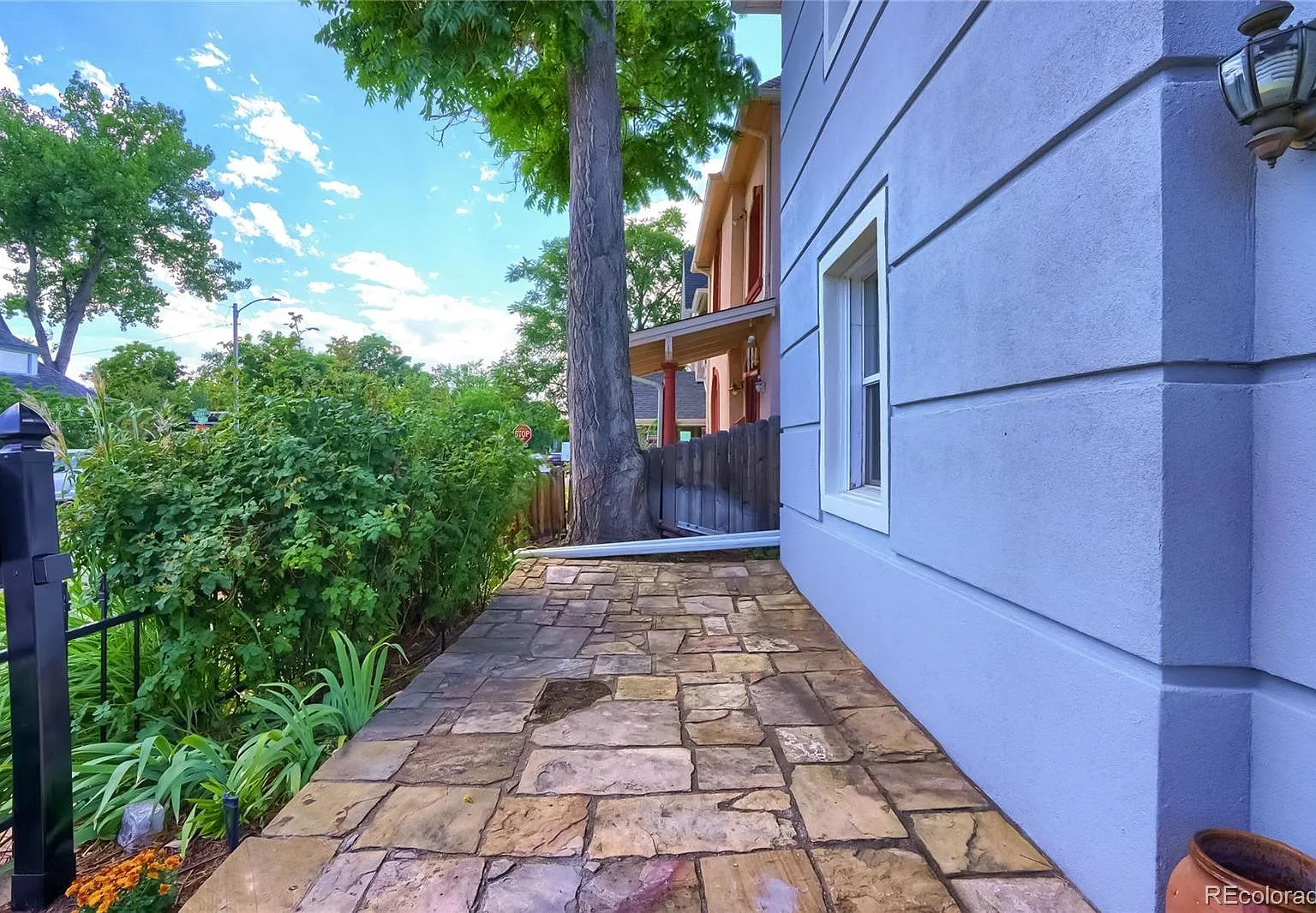2 bed, 940 sqft, $2,400 — Photo 4