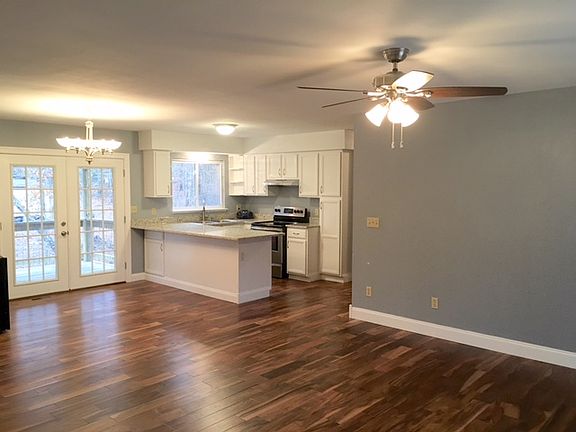 4th image of 1002 Oswego Cir
