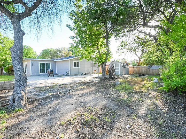 6038 Sandwick Dr — Photo 20
