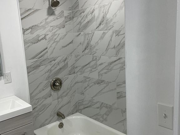 3rd image of 2042 Quail St #4