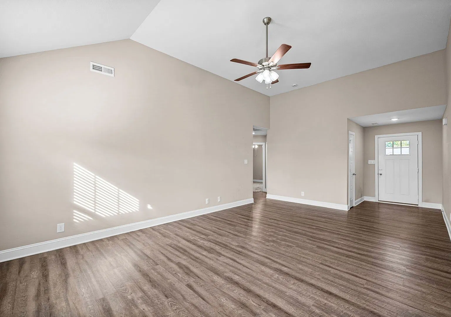1269 Cardinal Creek Dr — Photo 4