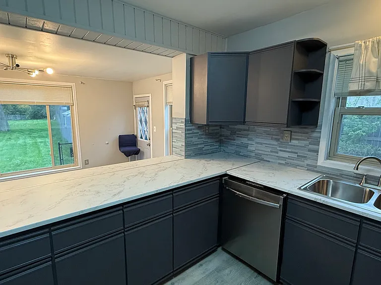 835 E Long Lake Rd — Photo 13