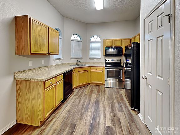 5th image of 308 Winnipeg Dr