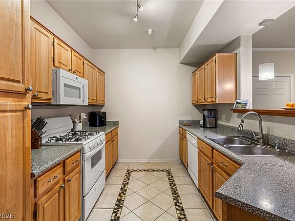 4th image of 5855 Valley Dr Unit 1080