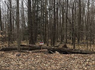 Evergreen Dr, Greetown, PA 18426