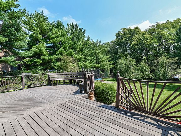 2nd image of 8383 Meadow Dr