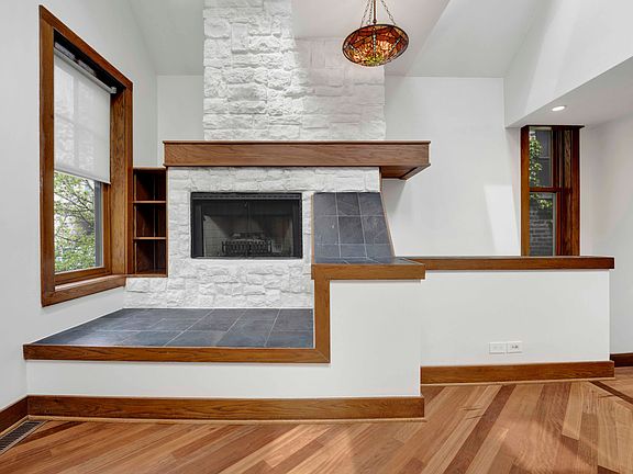 4th image of 1553 N Honore St #2F