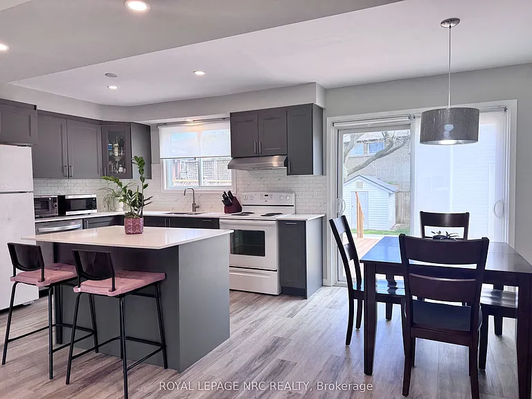 10 Lafayette Dr — Photo 4