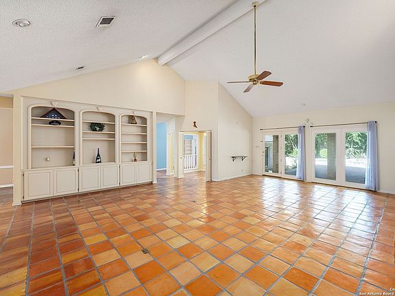 5th image of 206 POST OAK WAY
