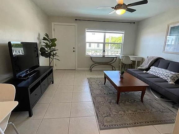 5th image of 3915 S Flagler Dr APT 207
