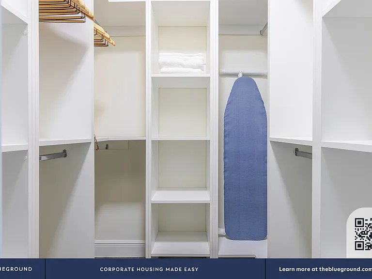 Walk-in Closet