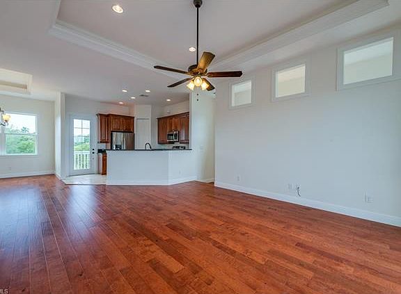 4th image of 16030 Porto Bello St