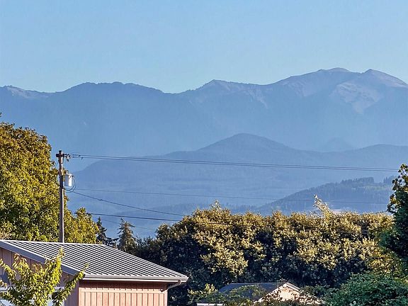 2nd image of Territory Rd