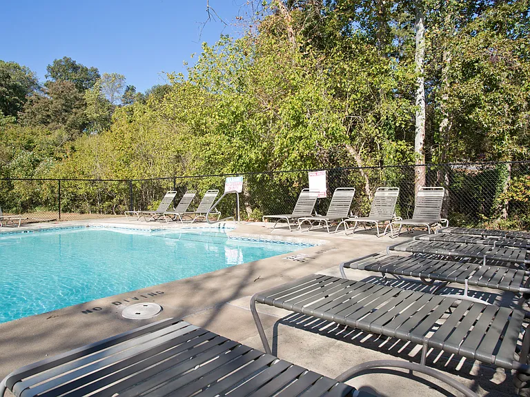 Woodland Falls Apartments — Photo 12