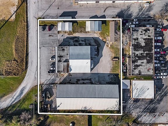 2nd image of 2101 Arkhola Dr
