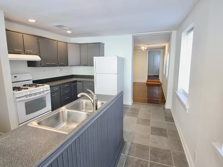 436 Liberty Hl #2 — Photo 4
