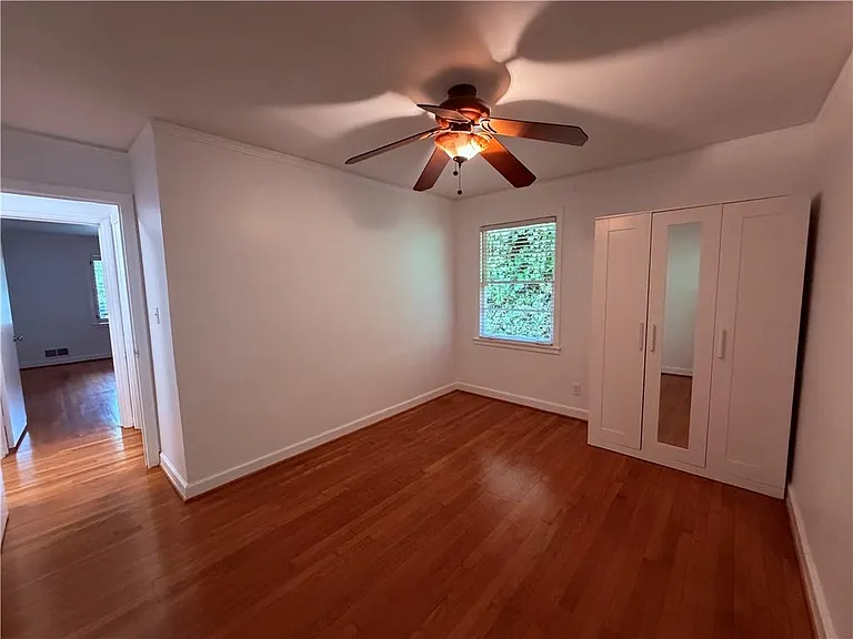 6651 Castleton Dr — Photo 28