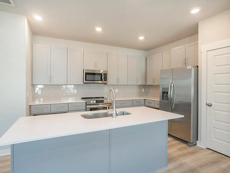 4524 Ropha Ct — Photo 9