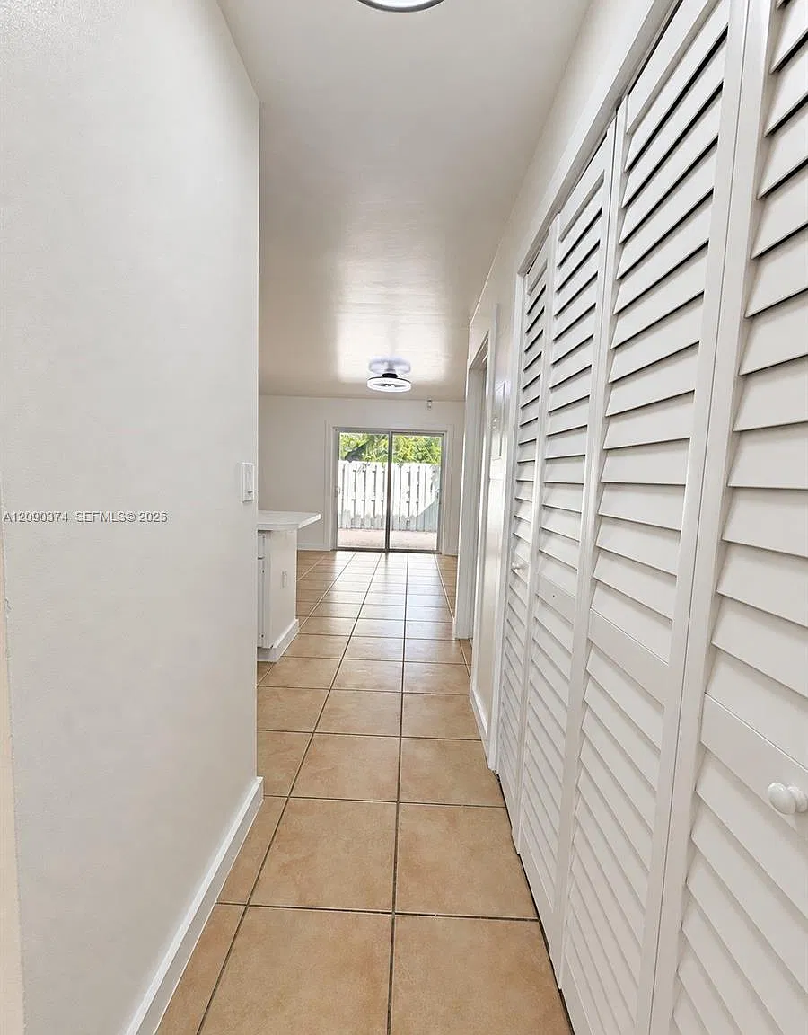 Adrian Homes At The Woodl — Photo 4