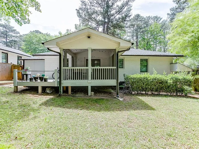 1858 Longdale Dr — Photo 35