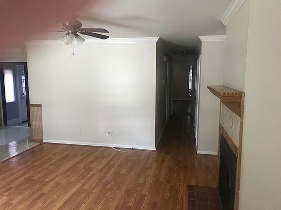5th image of 329 Dorchester Manor Blvd #A
