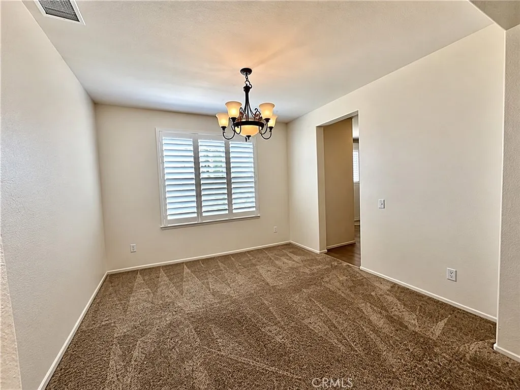 5 bed, 2.5 bath, 2909 sqft, $3,000 — Photo 3