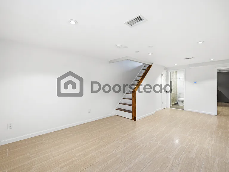 40 Brook St — Photo 19