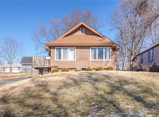 734 E College St, Independence, MO 64050