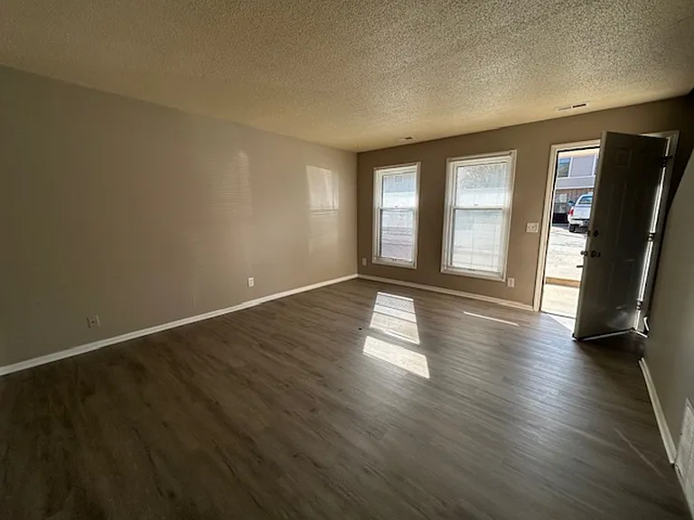 219 N Garrison Ave — Photo 4