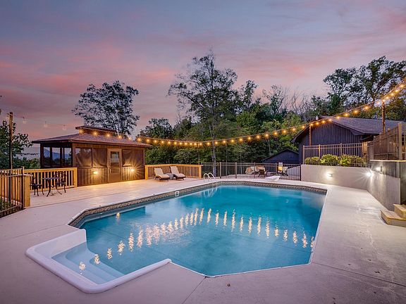 Seasonal communal pool area