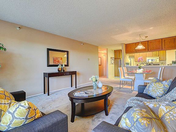5th image of 240 N Bayshore Blvd APT 214