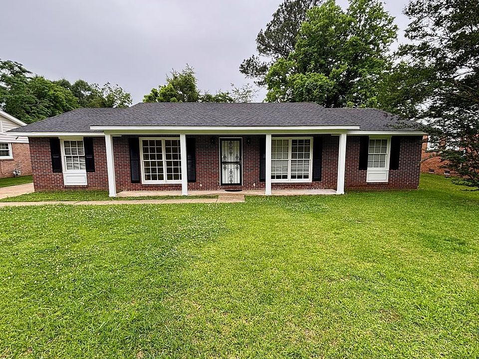 1st image of 2866 Luckie St