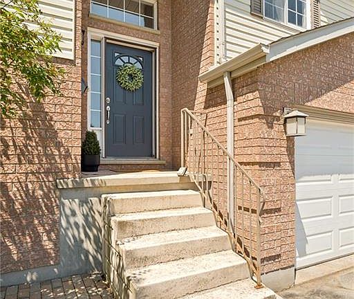 2nd image of 17 McLachlan Pl