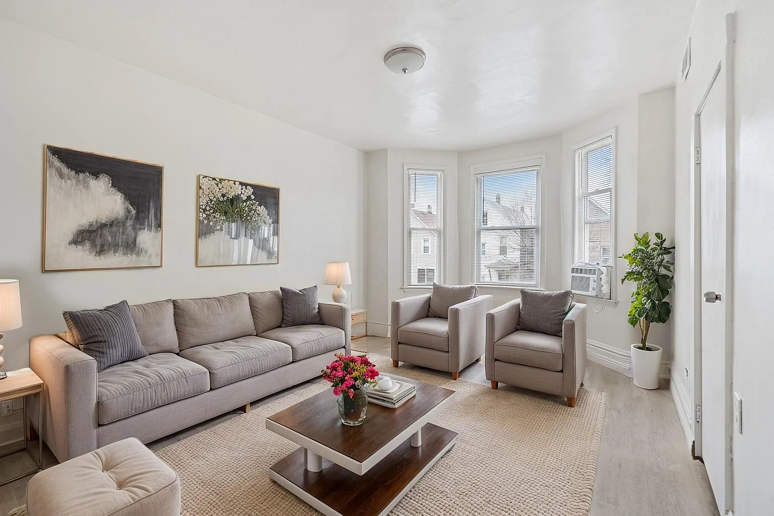 2 bed, 812 sqft, $1,700 — Photo 1