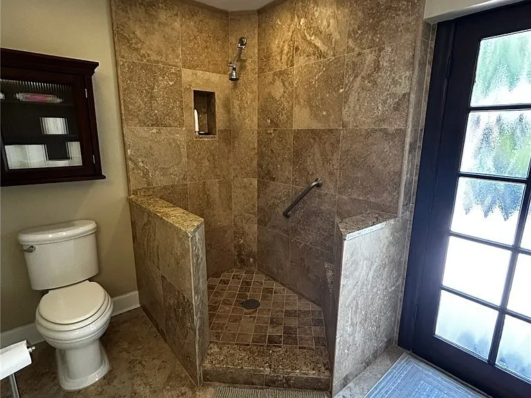 12501 Barrington Ct — Photo 10