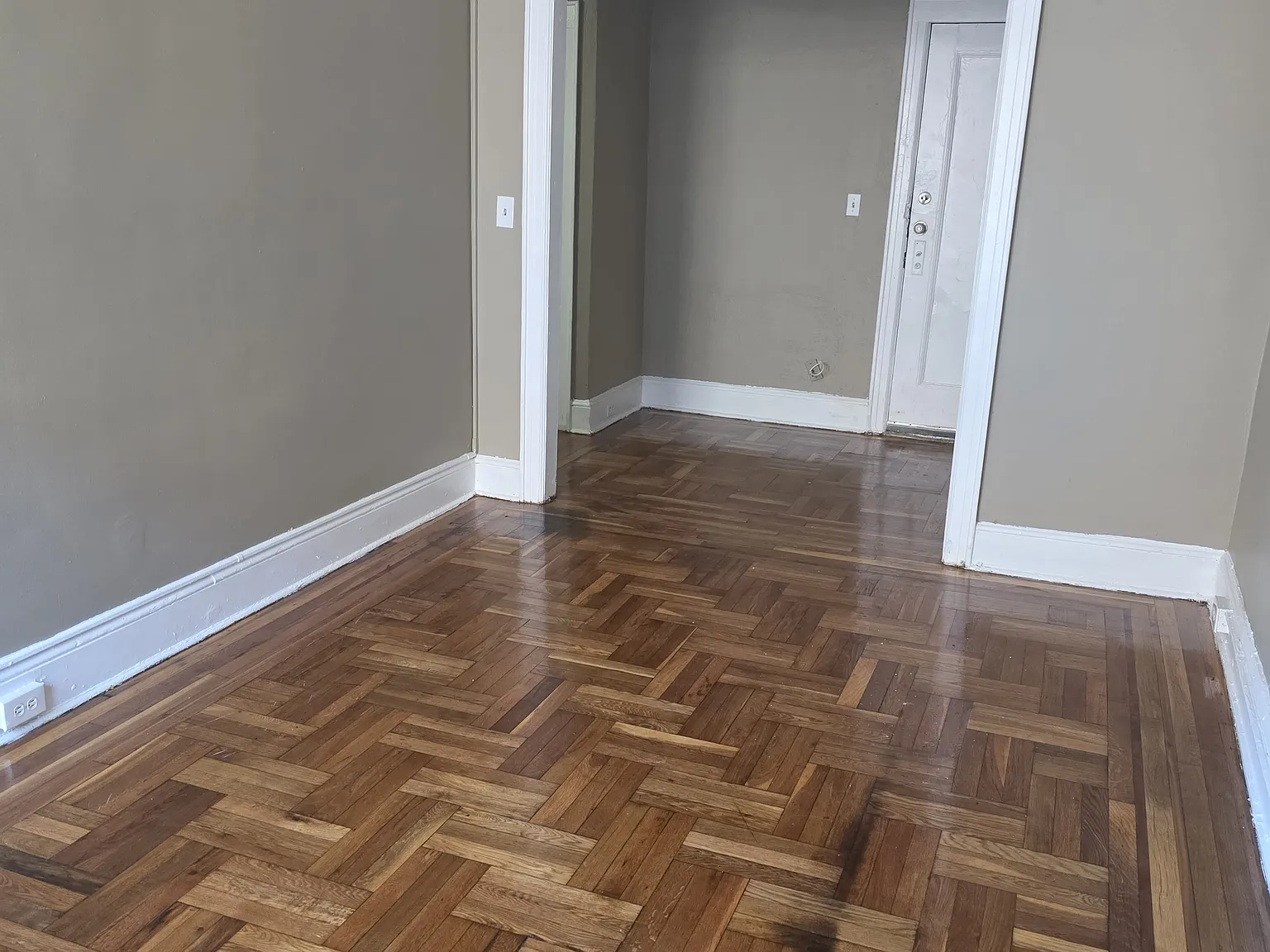 1 bed, 1000 sqft, $1,300 — Photo 3