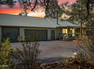 2061 Cherokee Strip, Overgaard, AZ 85933
