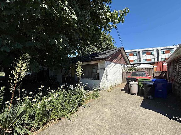 3rd image of 45881 Rowat Ave